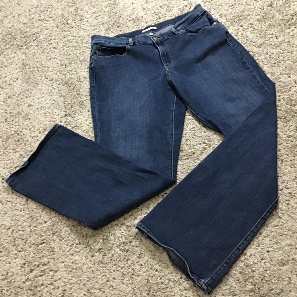 Levi Strauss Women's Jeans 14 Classic Boot Cut Dark Wash